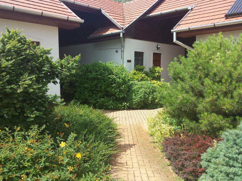 Nadas Panzio Tiszafüred Exterior foto